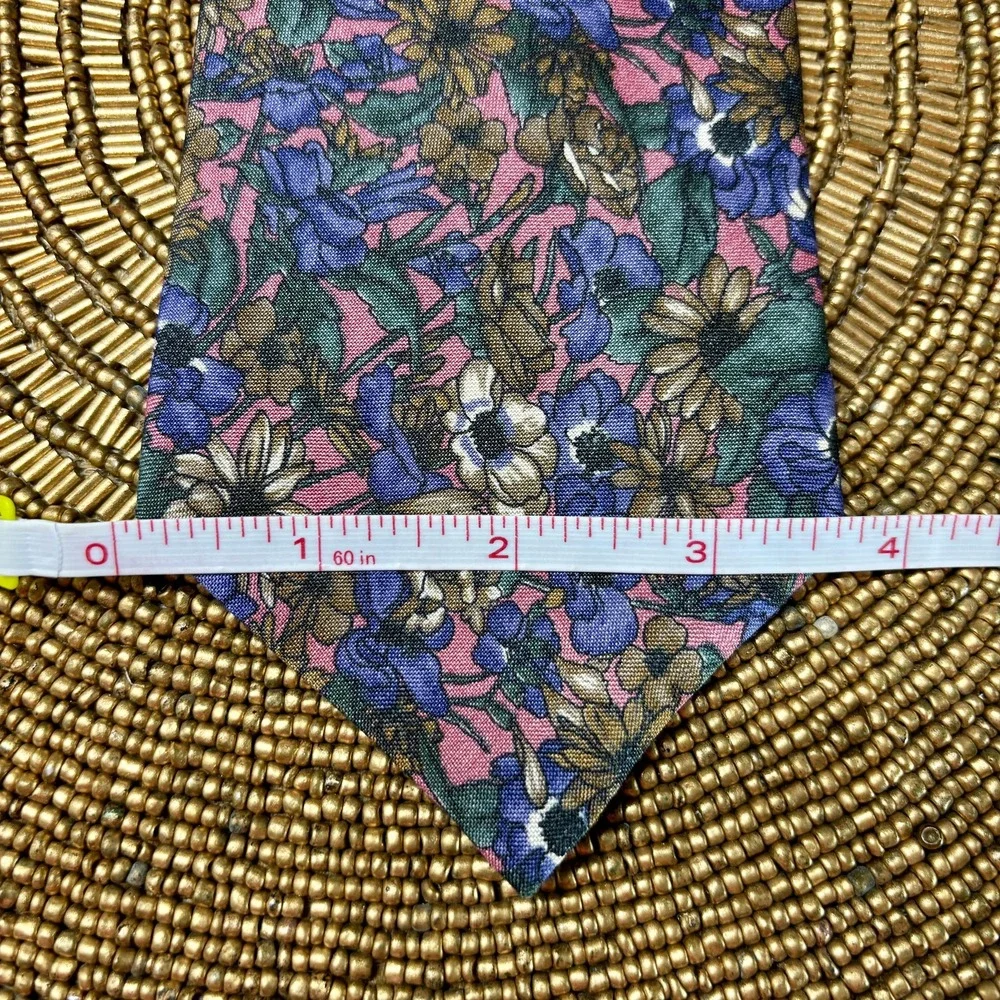 Moody 80s Silk Flower Pattern Neck Tie Salvatori Made in USA Purple Pink Necktie